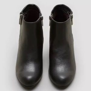 Kenneth Cole ankle boot